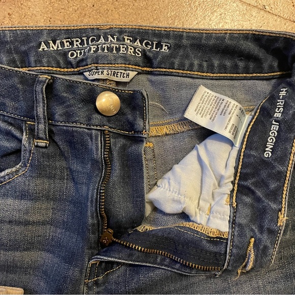 Super stretch high rise jegging medium wash. - Picture 4 of 4